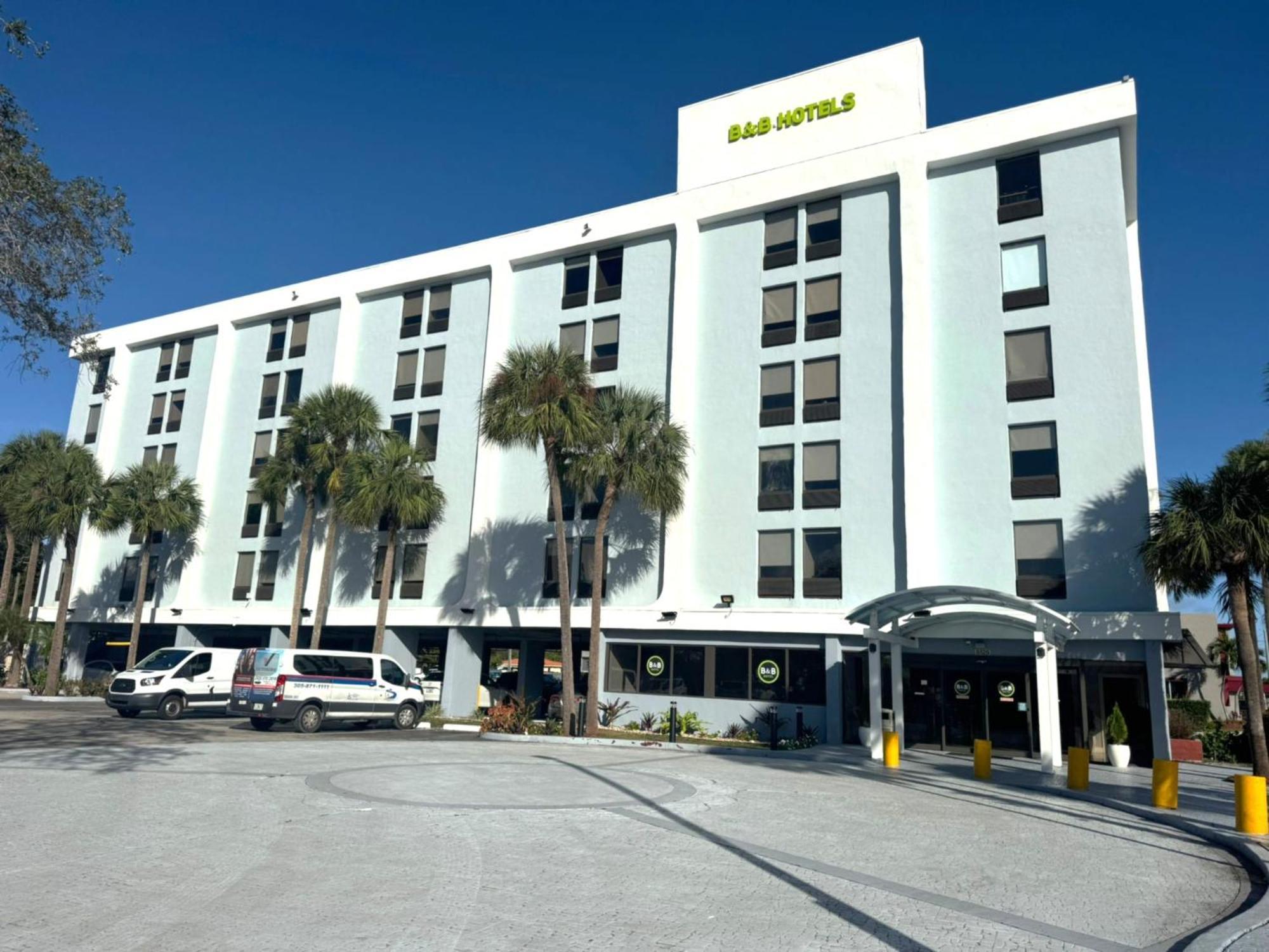 B&B Hotel Miami Airport Майами-Спрингс Экстерьер фото